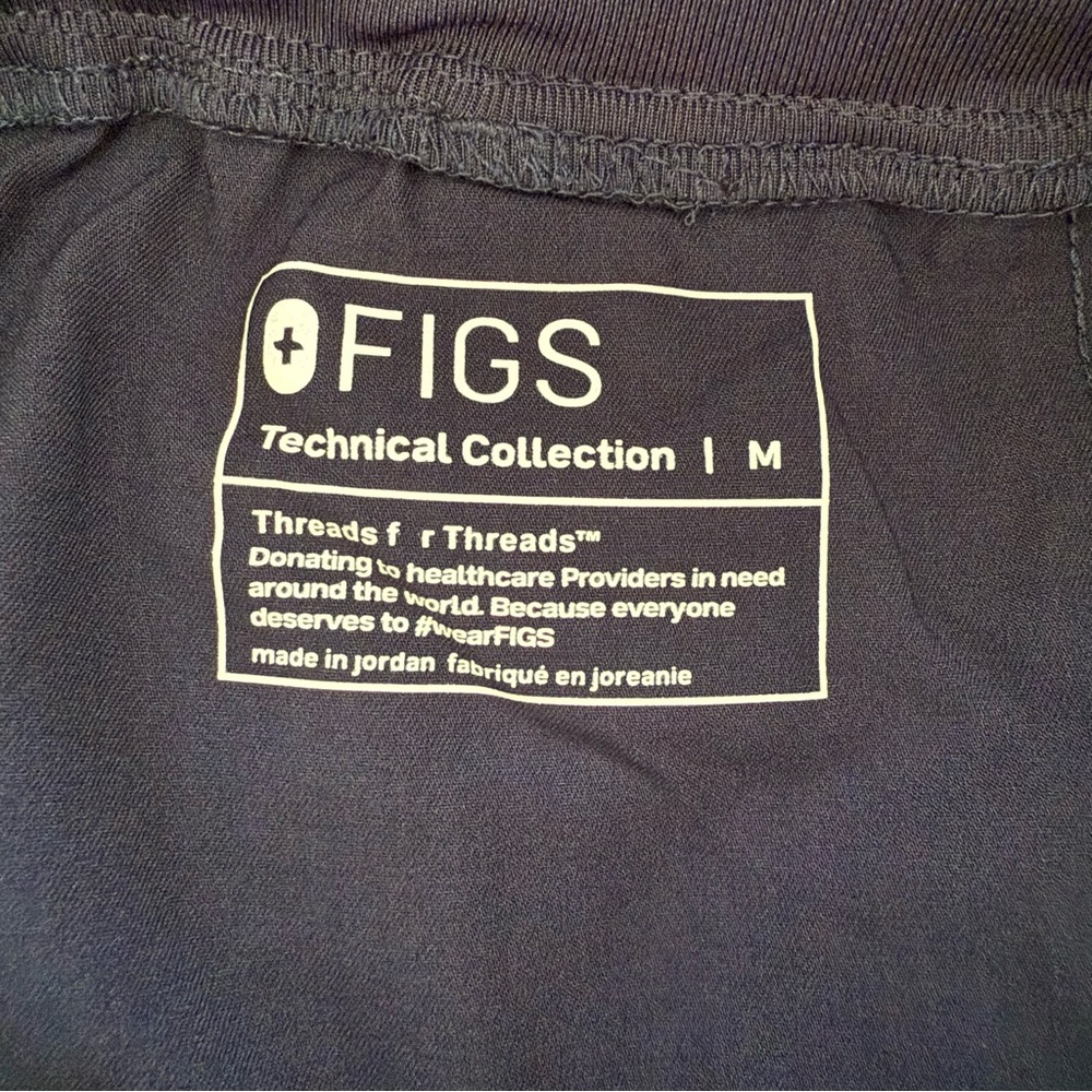 FIGS Scrub Set- Navy Blue Medium - Picture 9 of 14
